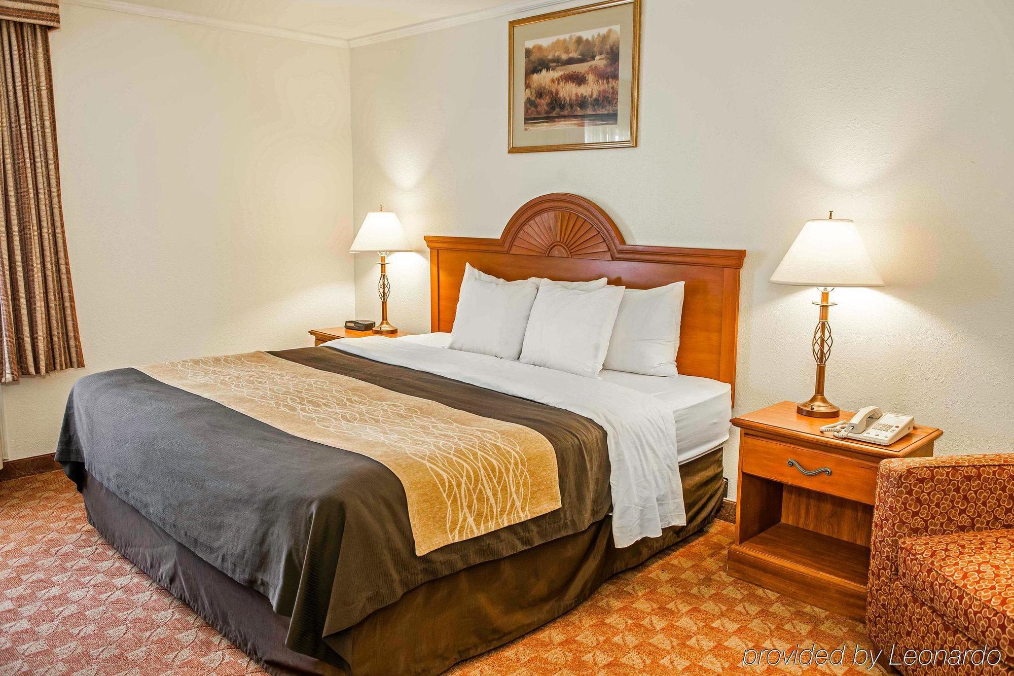Comfort I-65 Inn 3*