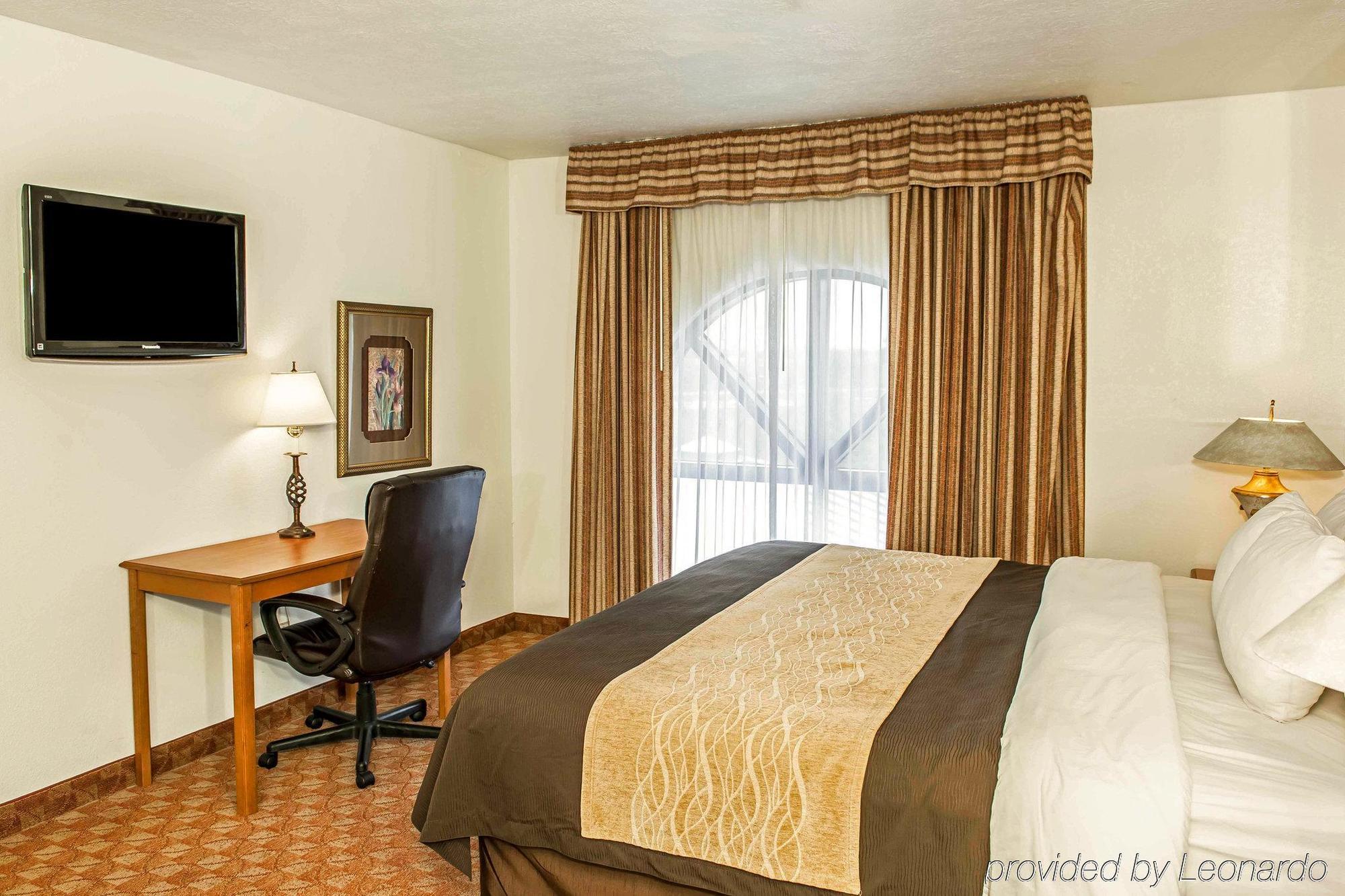 Comfort I-65 Inn 3*