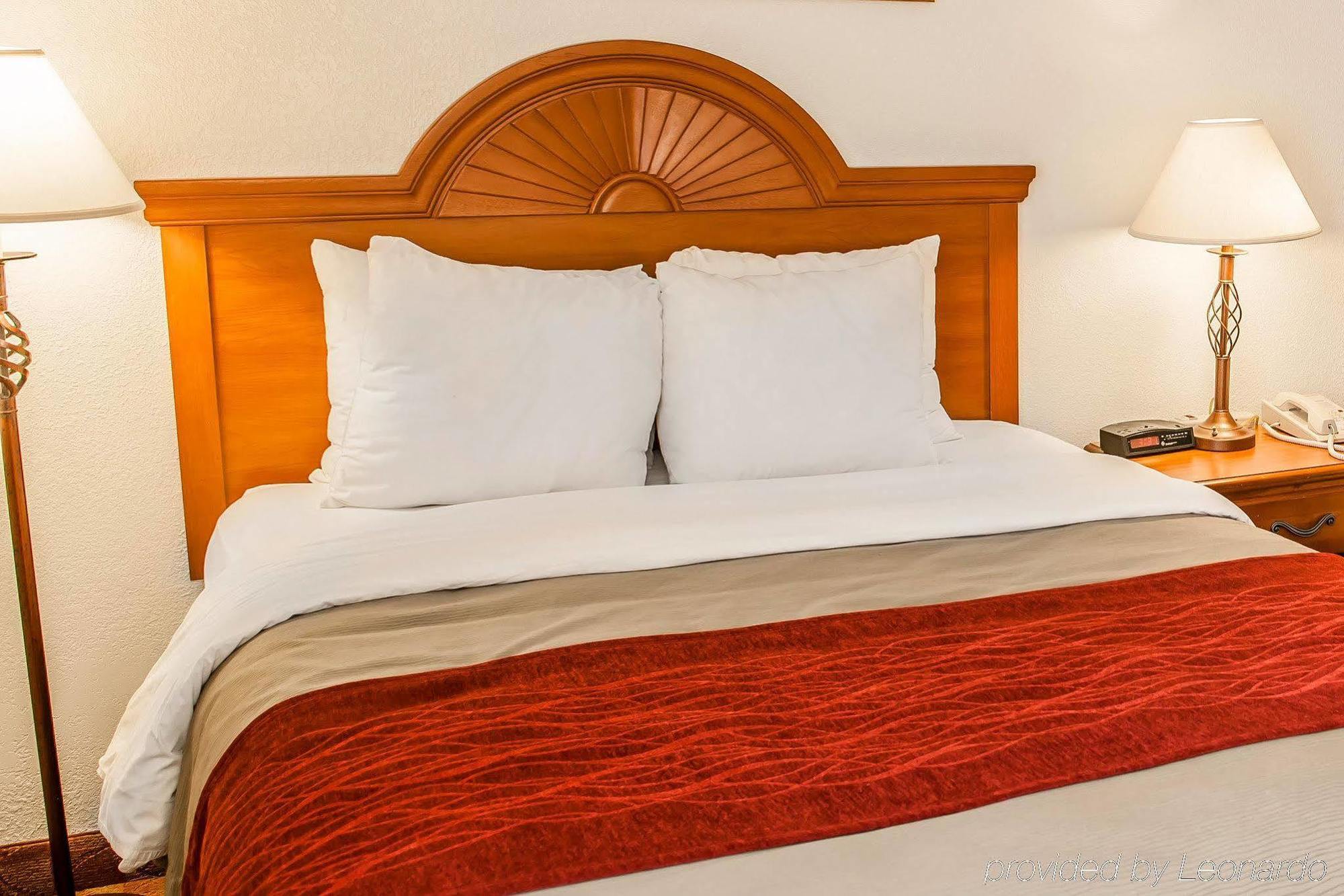 Comfort I-65 Inn 3*