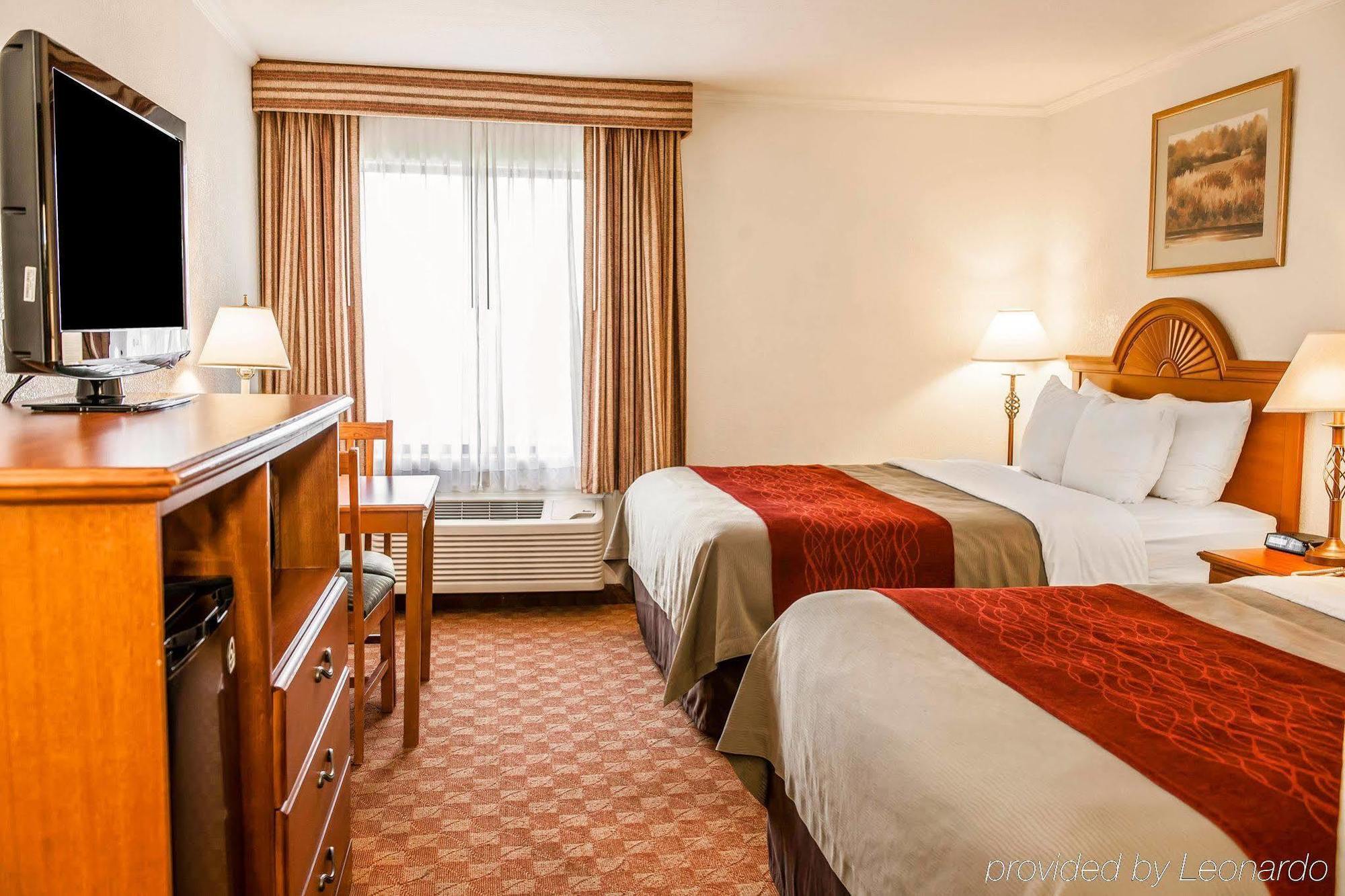 Comfort I-65 Inn 3*